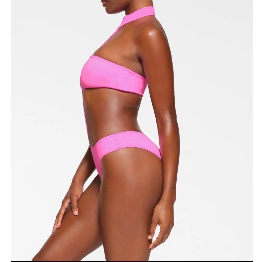 SKIMS Recycled Swim Cut Out Halter Monokini Taffy Pink Womens Large*SOLD OUT - Picture 4 of 8
